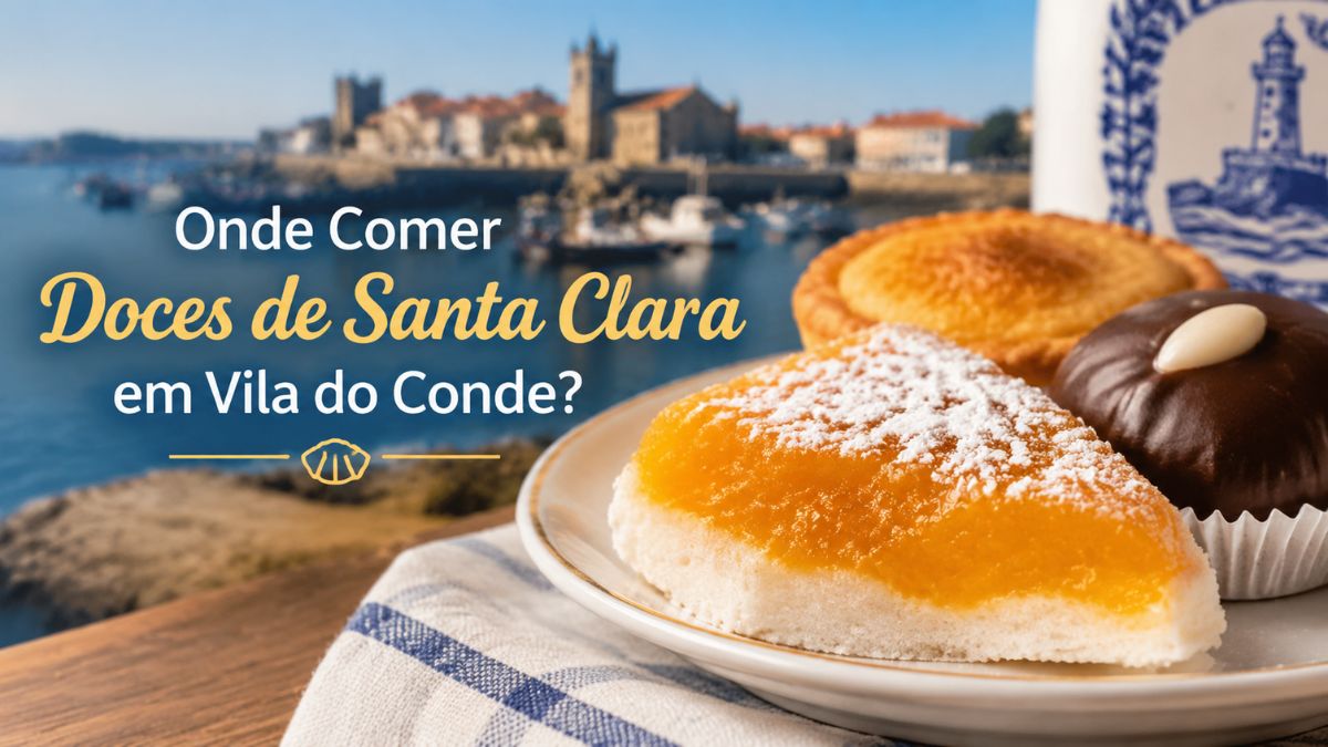 Doce de Santa Clara polvilhado com açúcar em pó num prato sobre pano xadrez, com a paisagem do centro histórico e rio de Vila do Conde ao fundo.