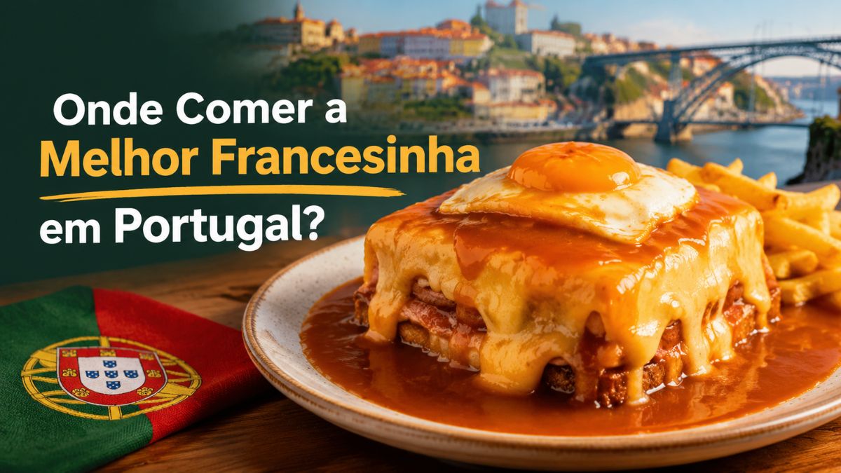 Prato tradicional de francesinha coberto com queijo derretido, ovo estrelado e molho picante, acompanhado por batatas fritas e com a cidade do Porto ao fundo.